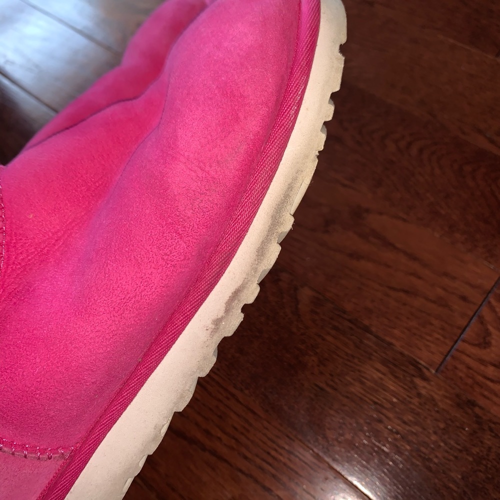 Hot pink short uggs size 7 - Picture 4 of 5
